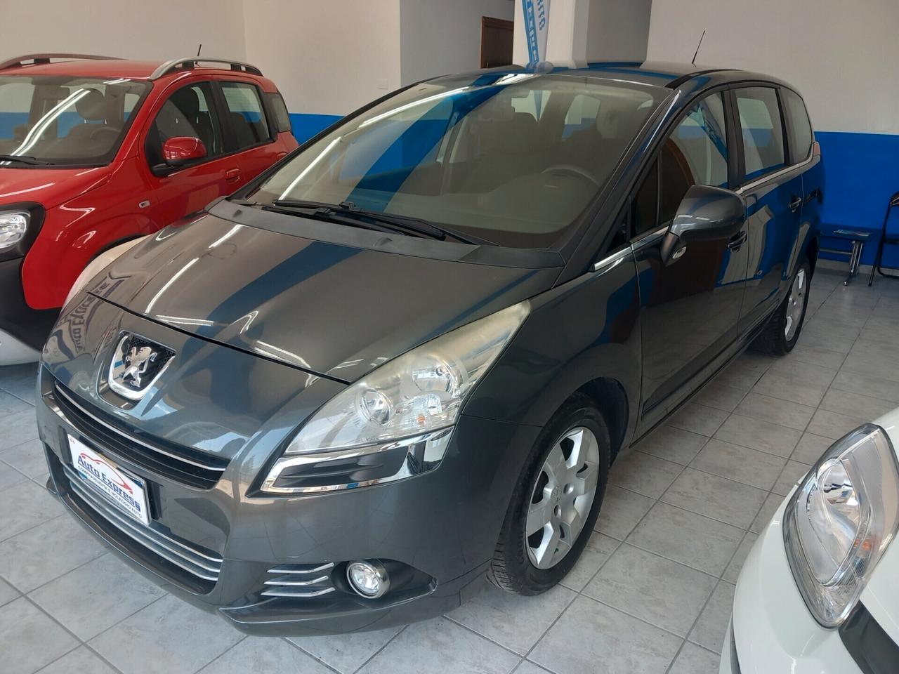 Peugeot 5008 1.6 diesel automatica 7 posti 152 mila km anno 2013