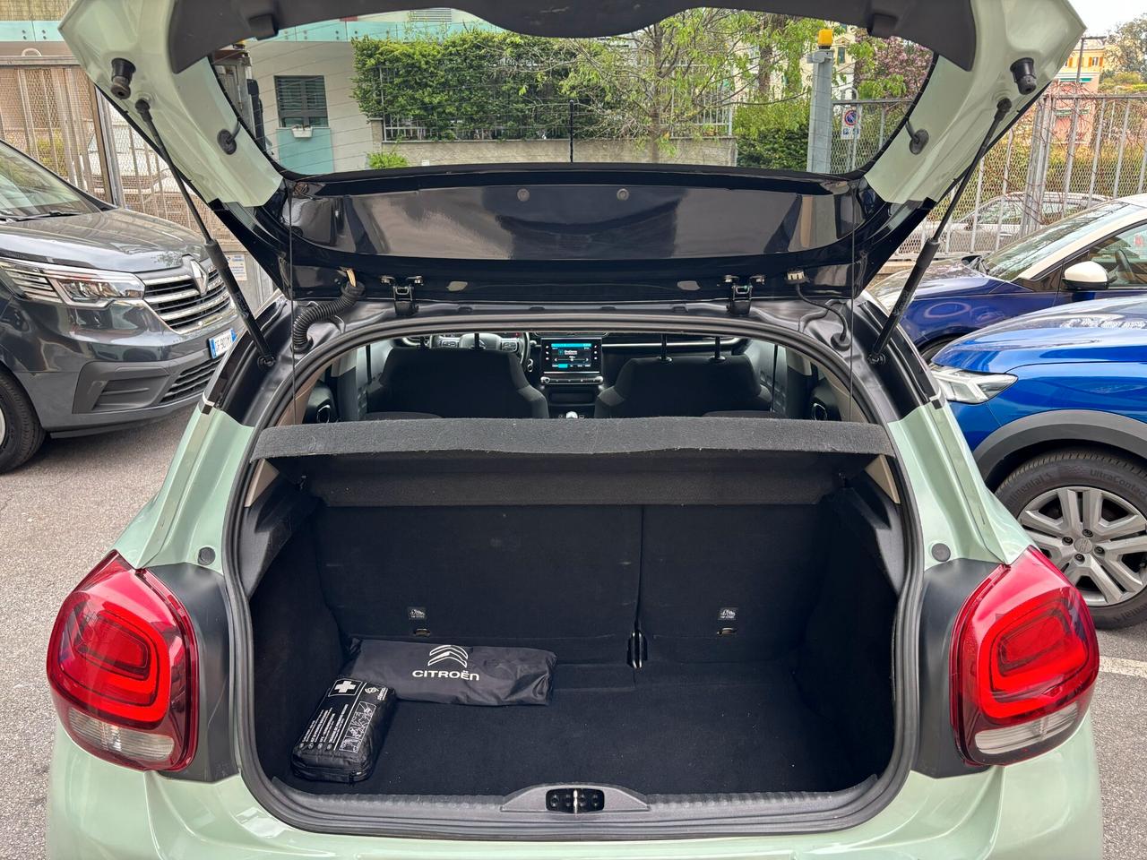 Citroen C3 PureTech 82 Shine DISTRIBUZIONE NUOVA