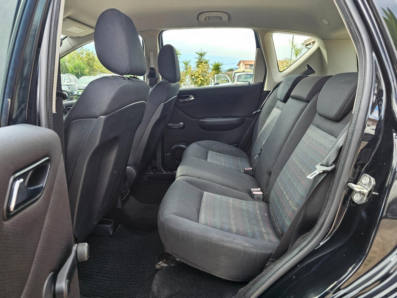 MERCEDES A180CDI 110CV CAMBIO AUTOMATICO ADATTA X NEOPATENTATI