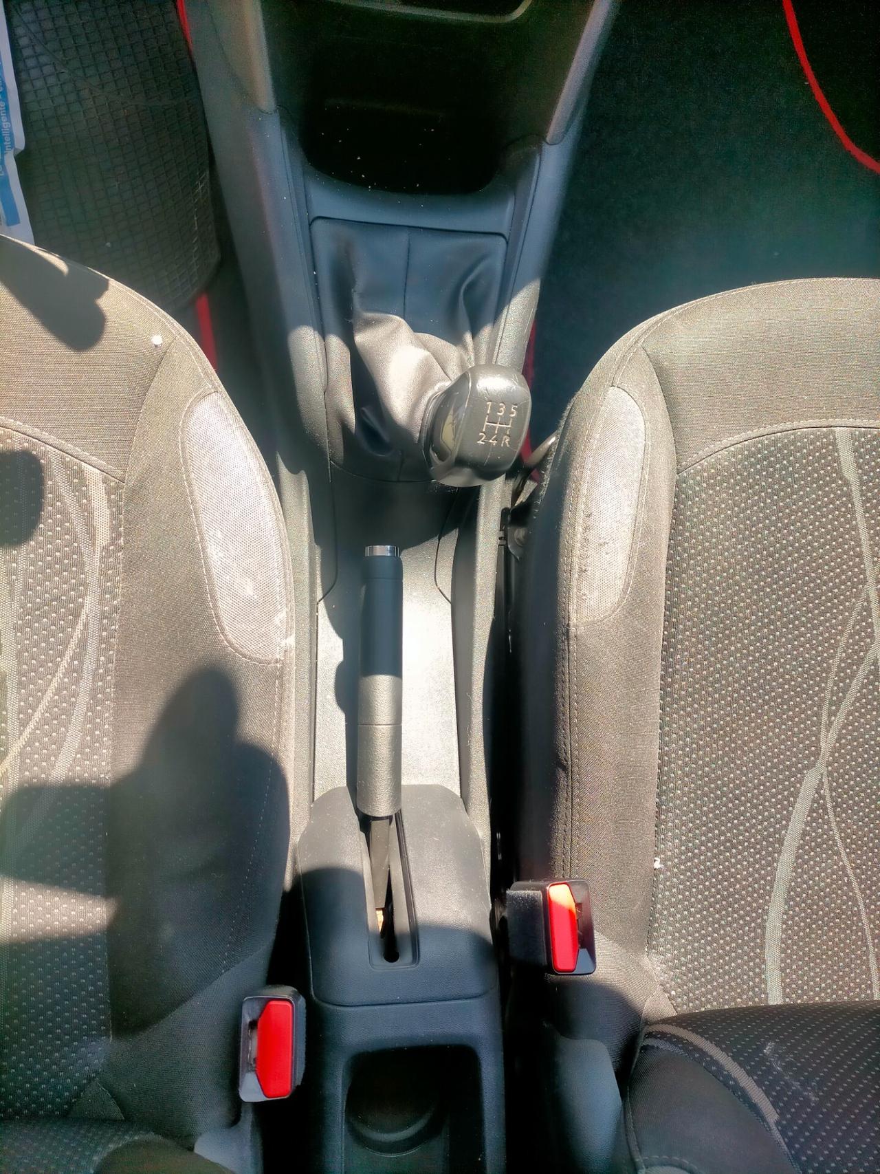 Peugeot 208 1.4 HDi 68 CV 5 porte Allure