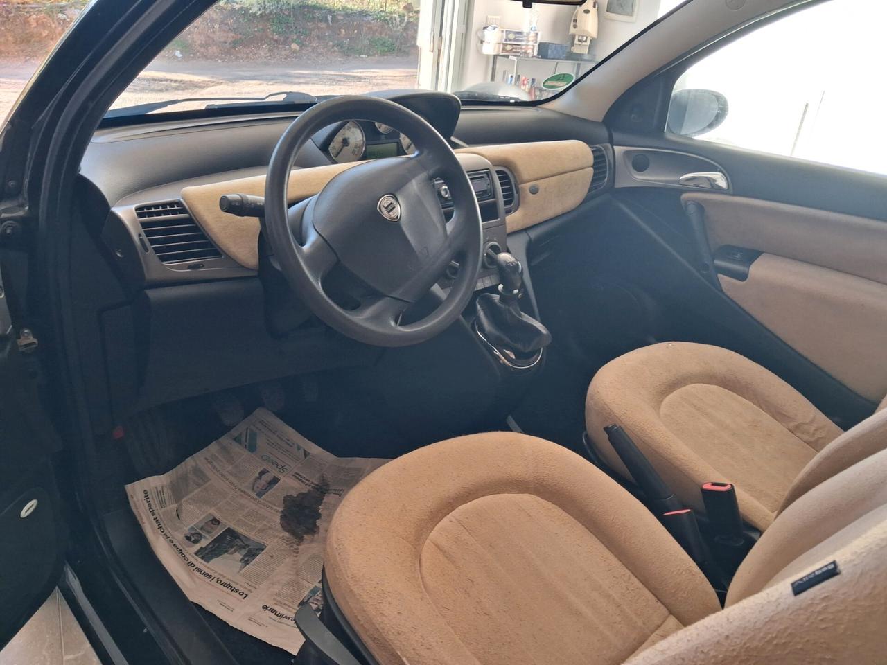 Lancia Ypsilon 1.2 tenuta maniacale