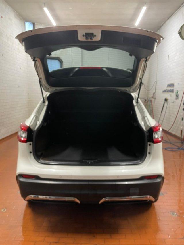 NISSAN Qashqai 1.2 DIG-T N-Connecta