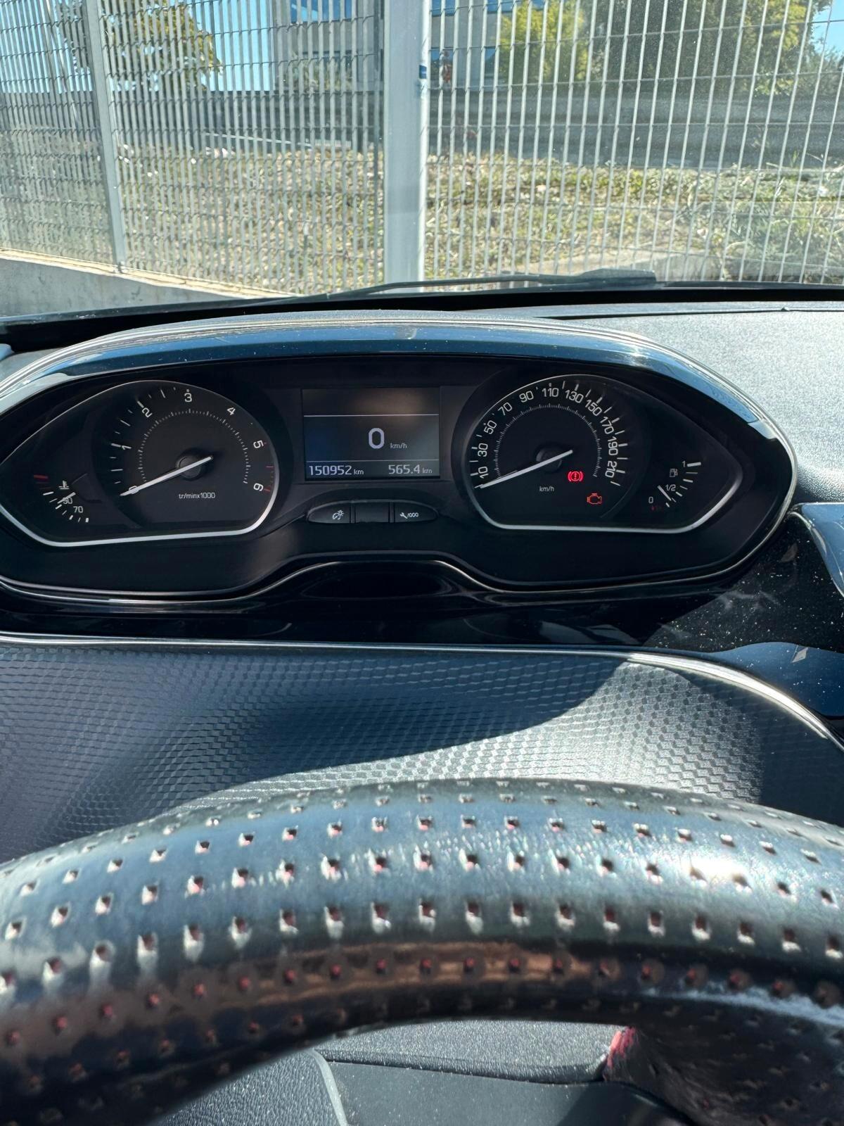 Peugeot 208 BlueHDi 100 5 porte GT Line