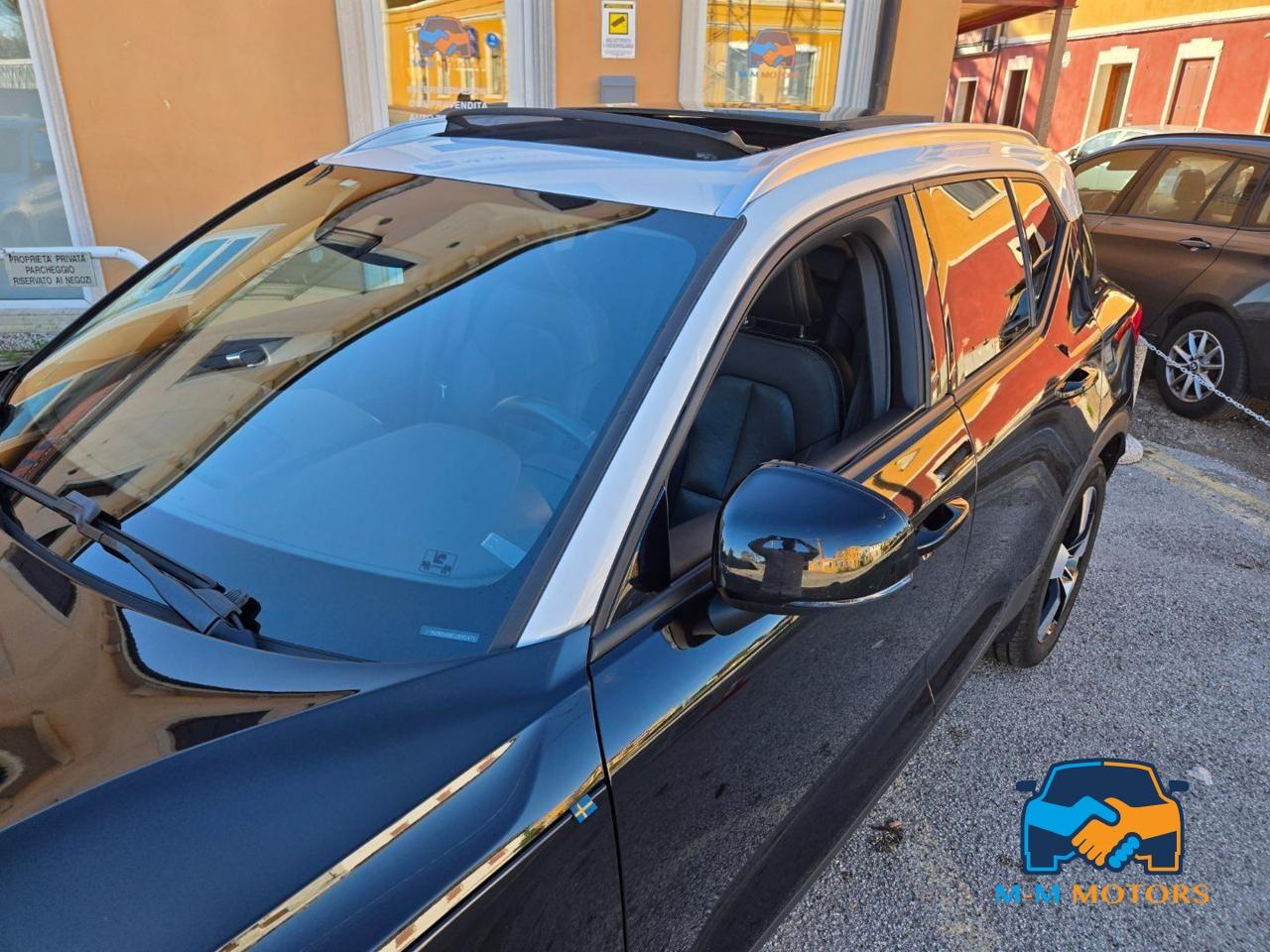 VOLVO XC40 D4 AWD Geartronic Momentum