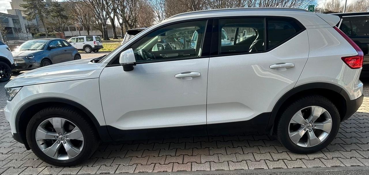 Volvo XC40 D3 AWD Momentum