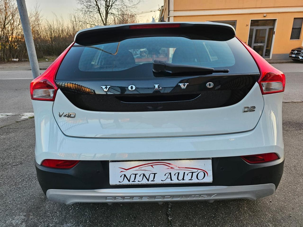 Volvo V40 2.0 D2 120cv Cross Country*Geartronic*Business*Navi*Pdc*Euro6*