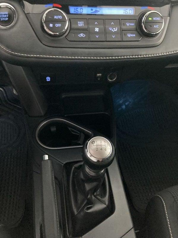 Toyota RAV4 Rav4 2.0 d-4d Lounge 2wd mt my17