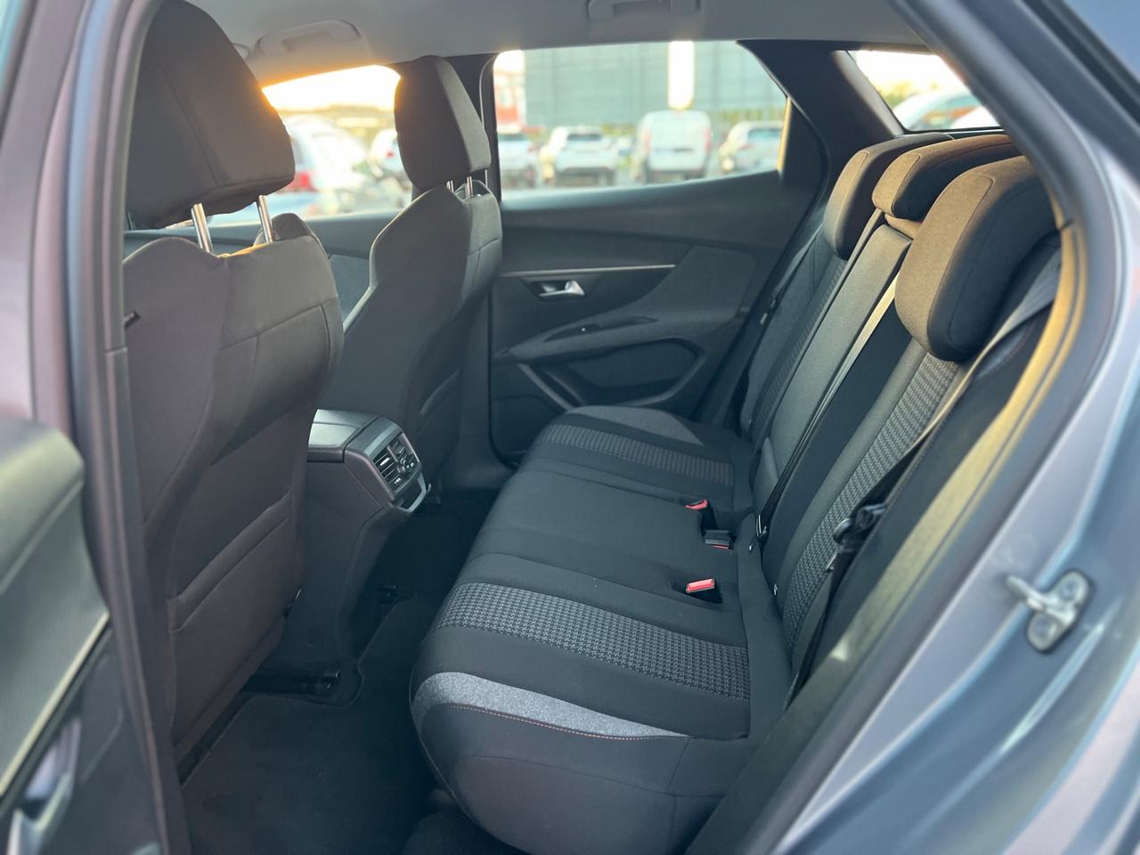 Peugeot 3008 BlueHDi 130 EAT8 Allure