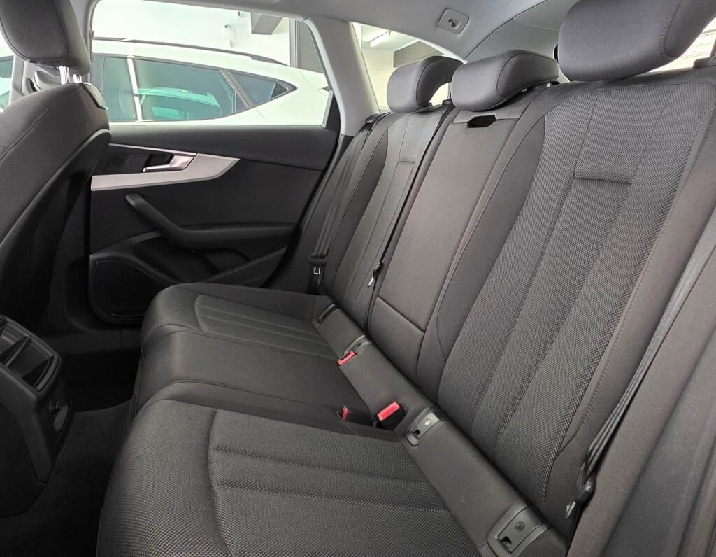 Audi A4 Avant 30 TDI/136 CV S tronic Business Advanced