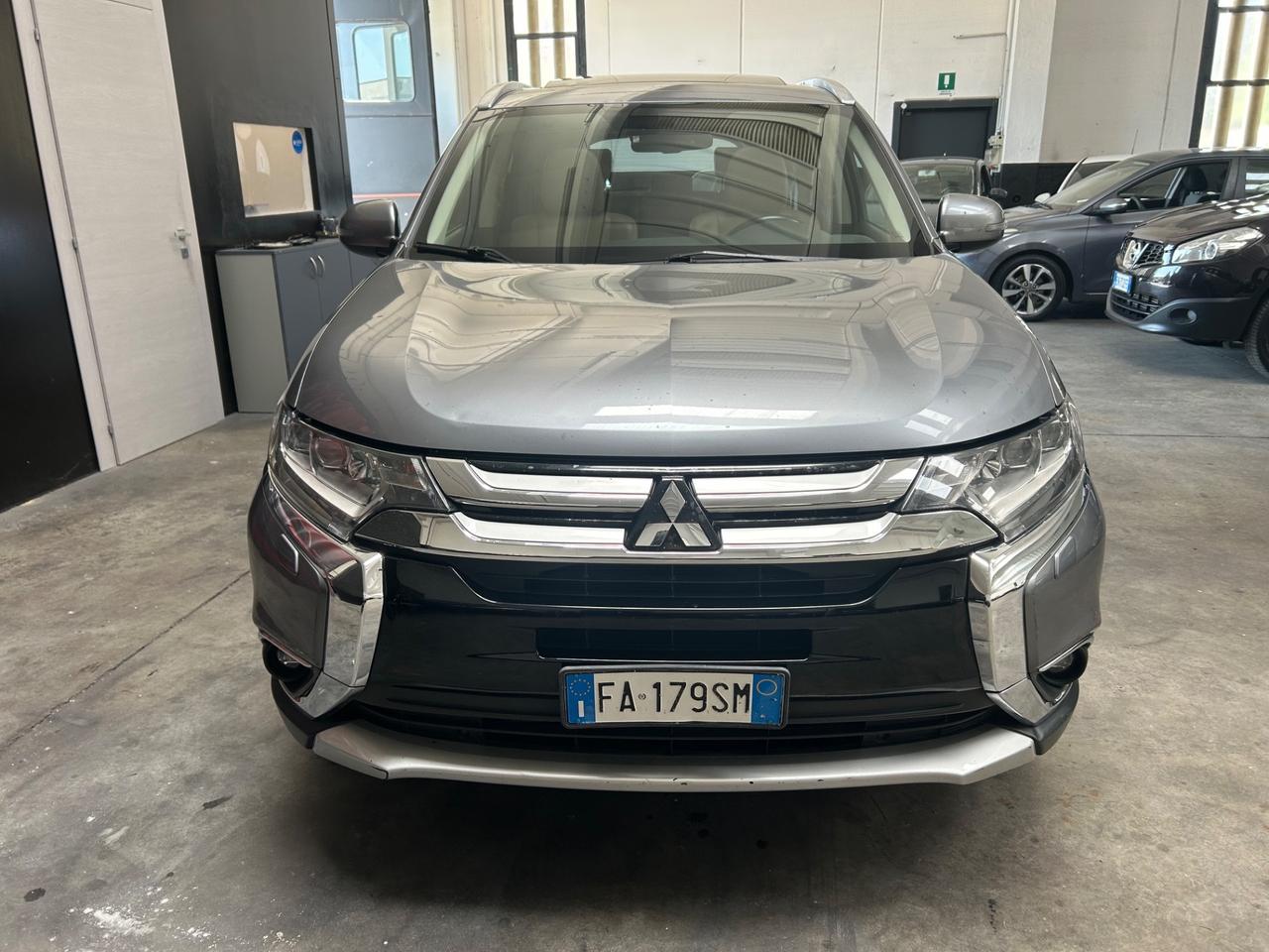 Mitsubishi Outlander 2.2 DI-D 150cv4WD 7posti euro6