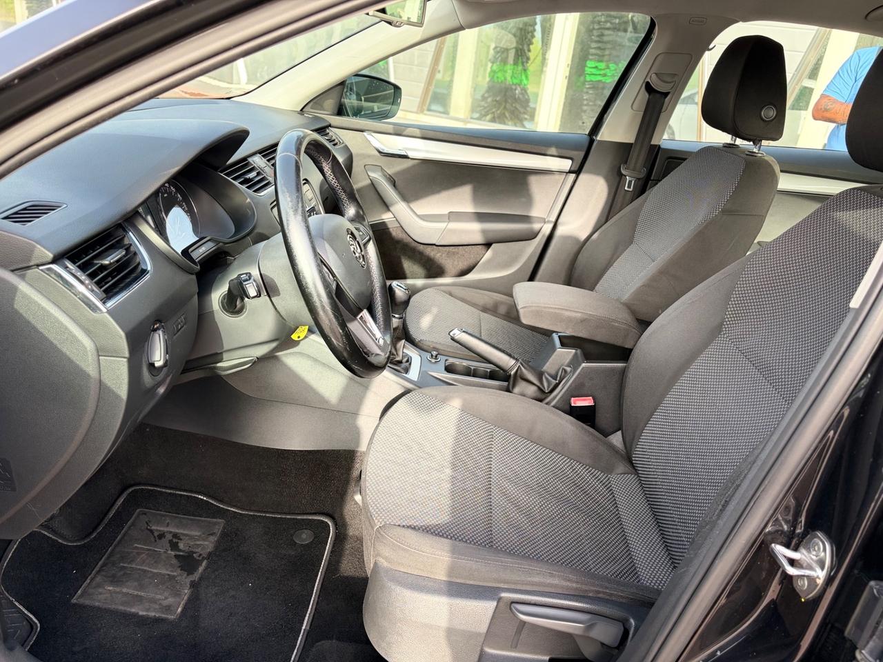 Skoda Octavia 1.6 TDI 2013 Elegance BERLINA