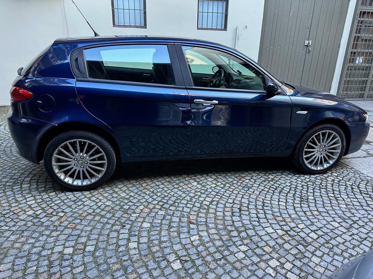 Alfa Romeo 147 1.9 JTD - CERCHI 17''