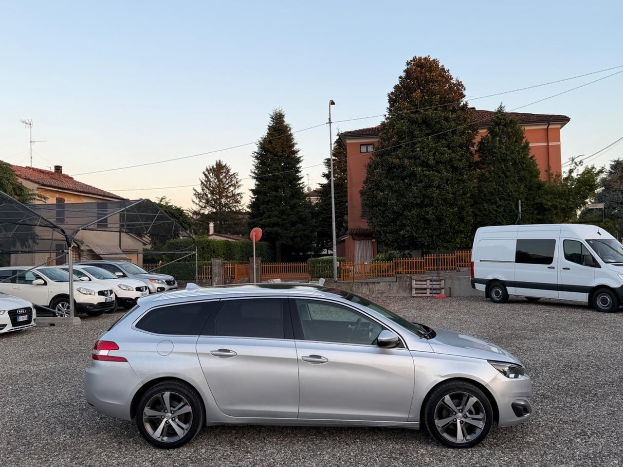 Peugeot 308 BlueHDi 120 S&S EAT6 Allure