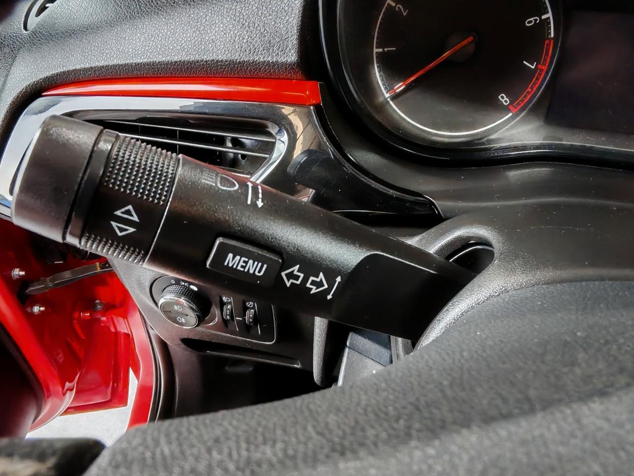 Opel Corsa 1.2 5 porte b-Color