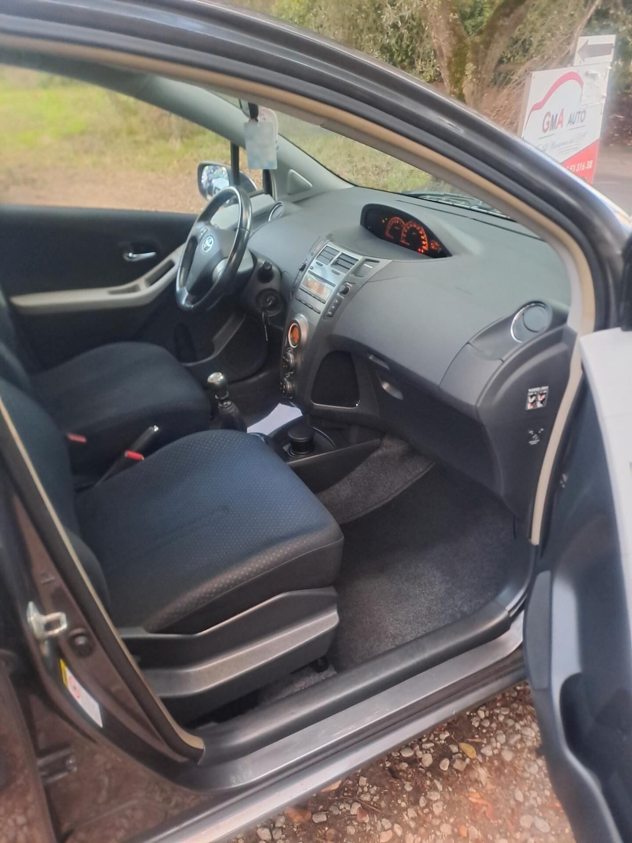 Toyota Yaris 1.3 5 porte Sol