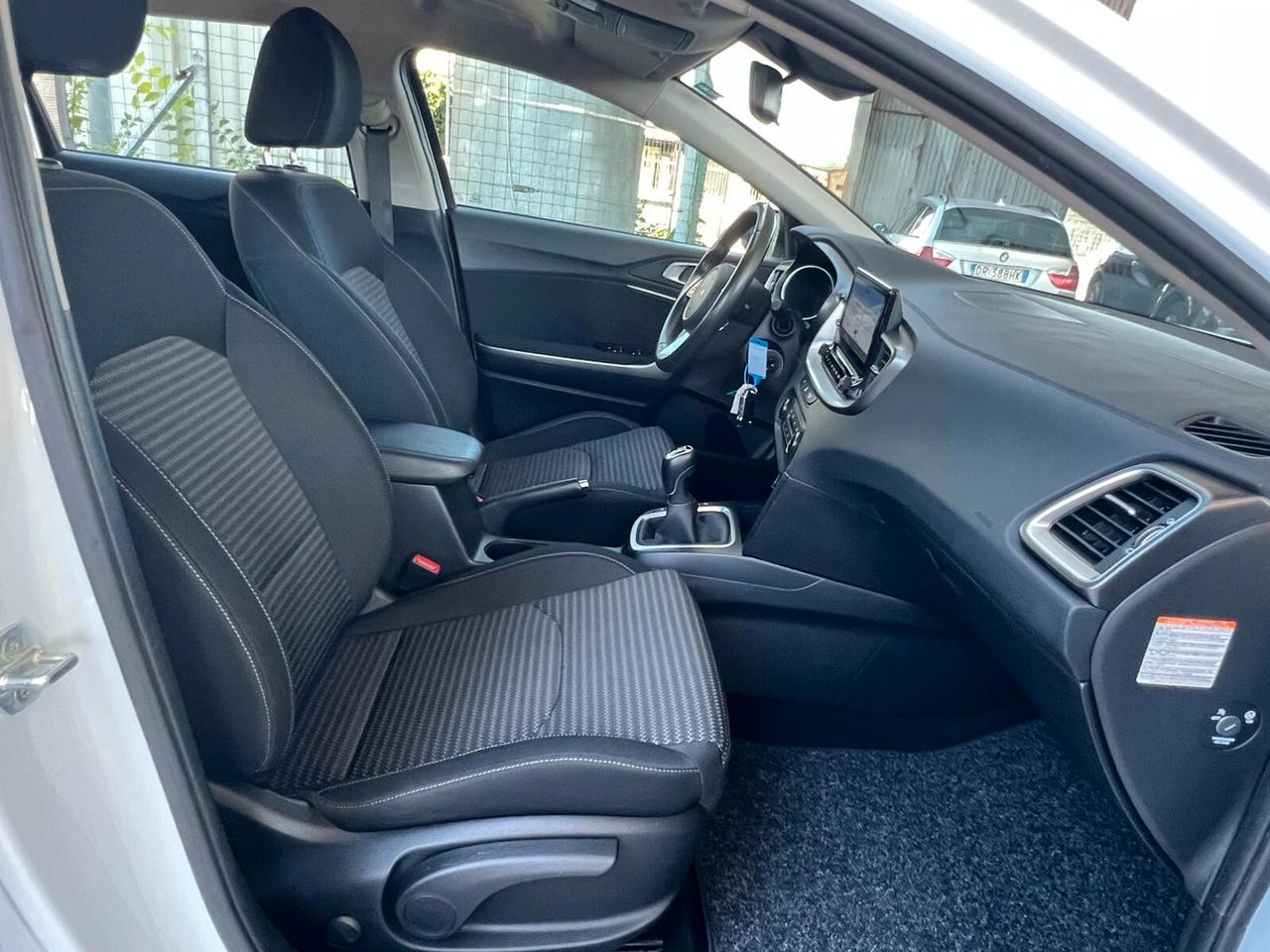 Kia Ceed Sportswagon 1.6 CRDi 136 CV MHEV iMT SW Business Class