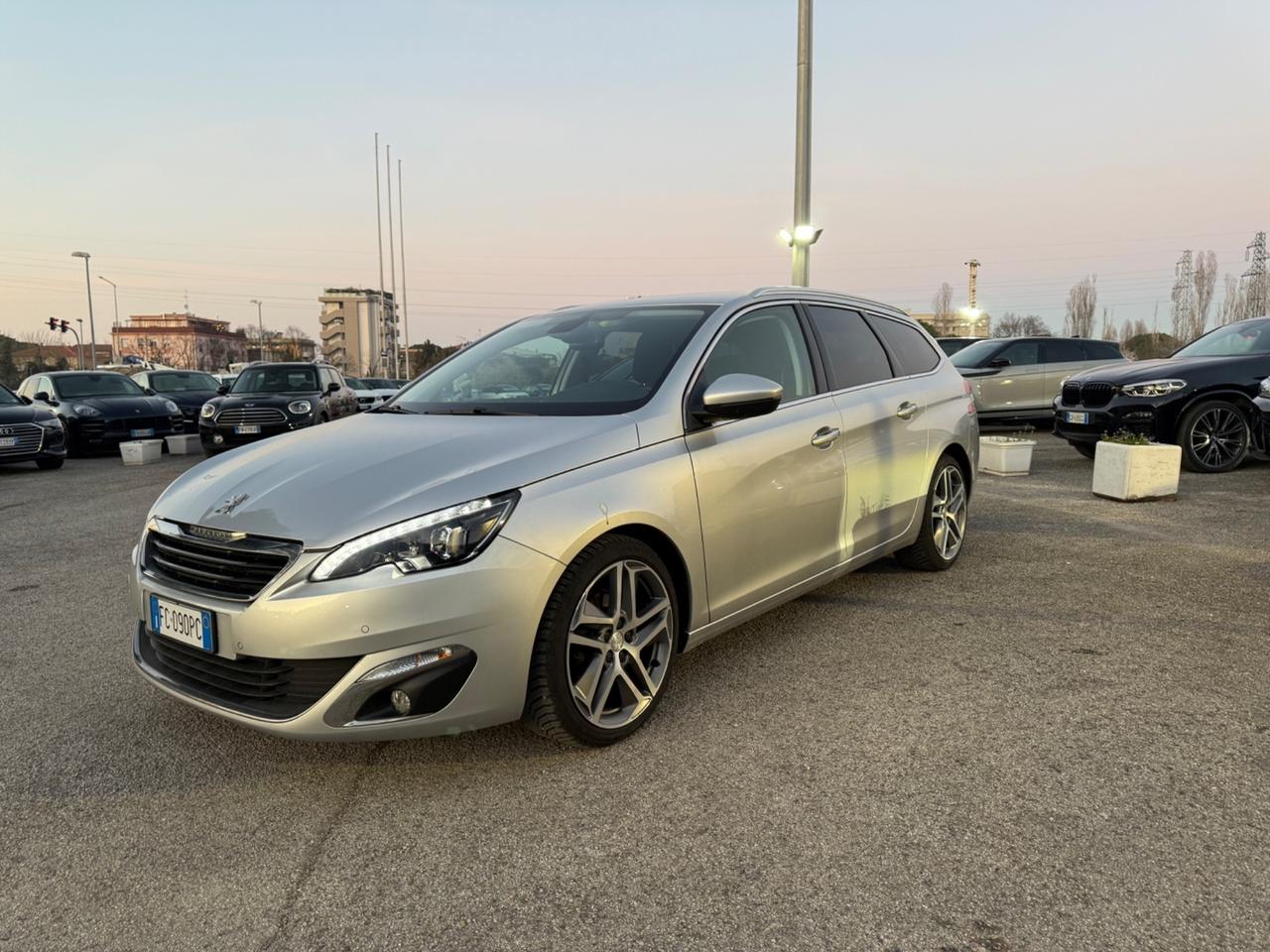 Peugeot 308 BlueHDi 120 S&S EAT6 SW Allure