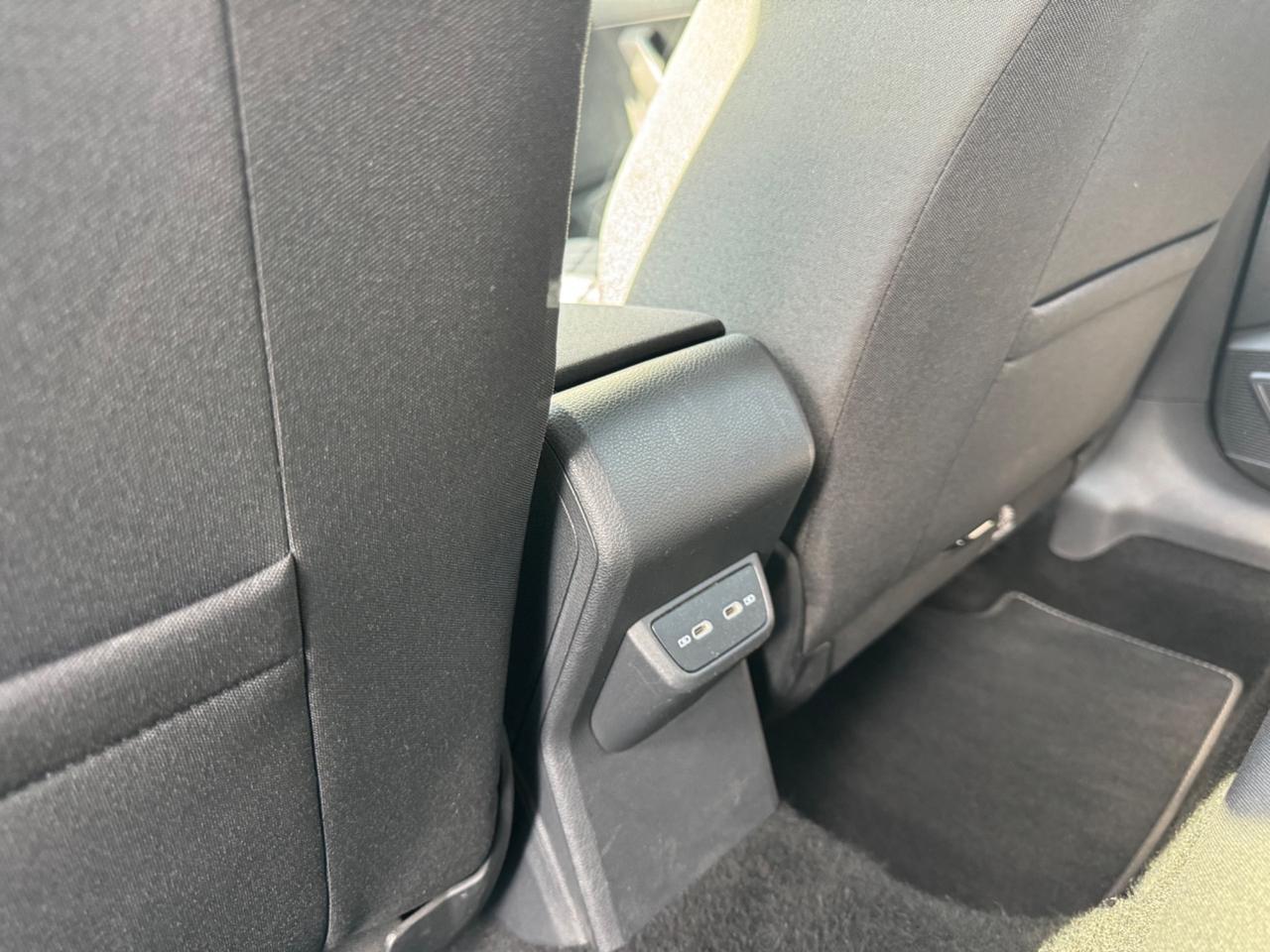 Volkswagen Taigo 1.0 TSI 110 CV DSG R-Line