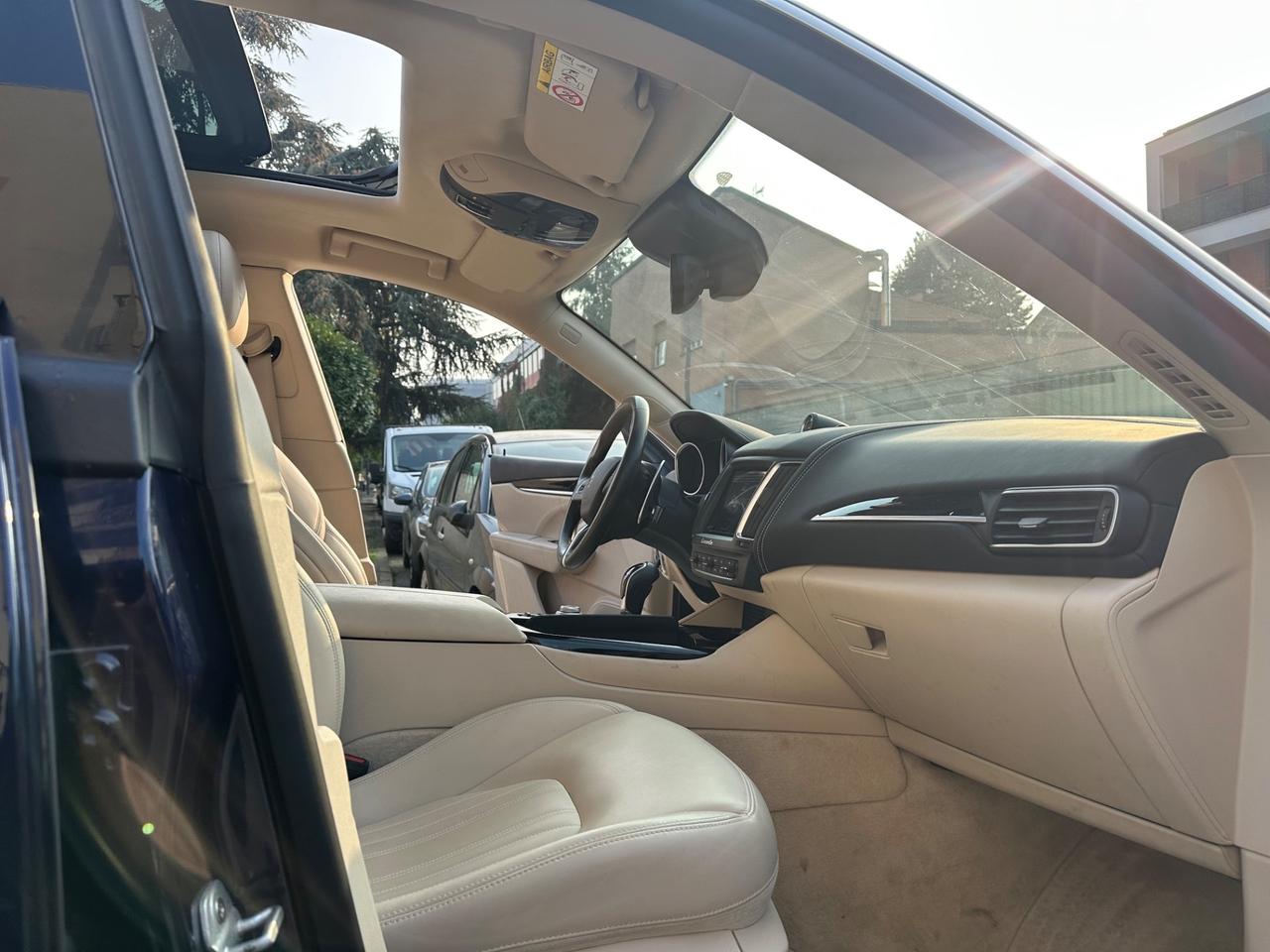 Maserati Levante V6 AWD Granlusso - FULL OPTIONAL