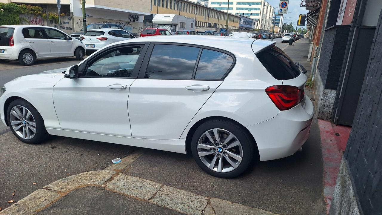 Bmw 118 118i 5p. Urban