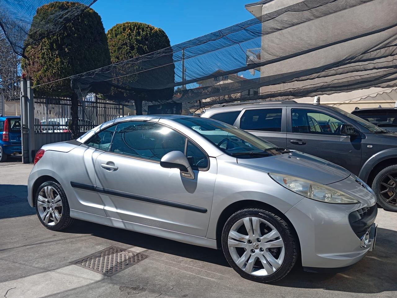 Peugeot 207 1.6 VTi 120CV CC Féline cabriolet