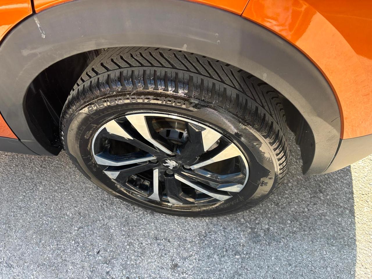 Peugeot 2008 BlueHDi 130 S&S EAT8 Allure