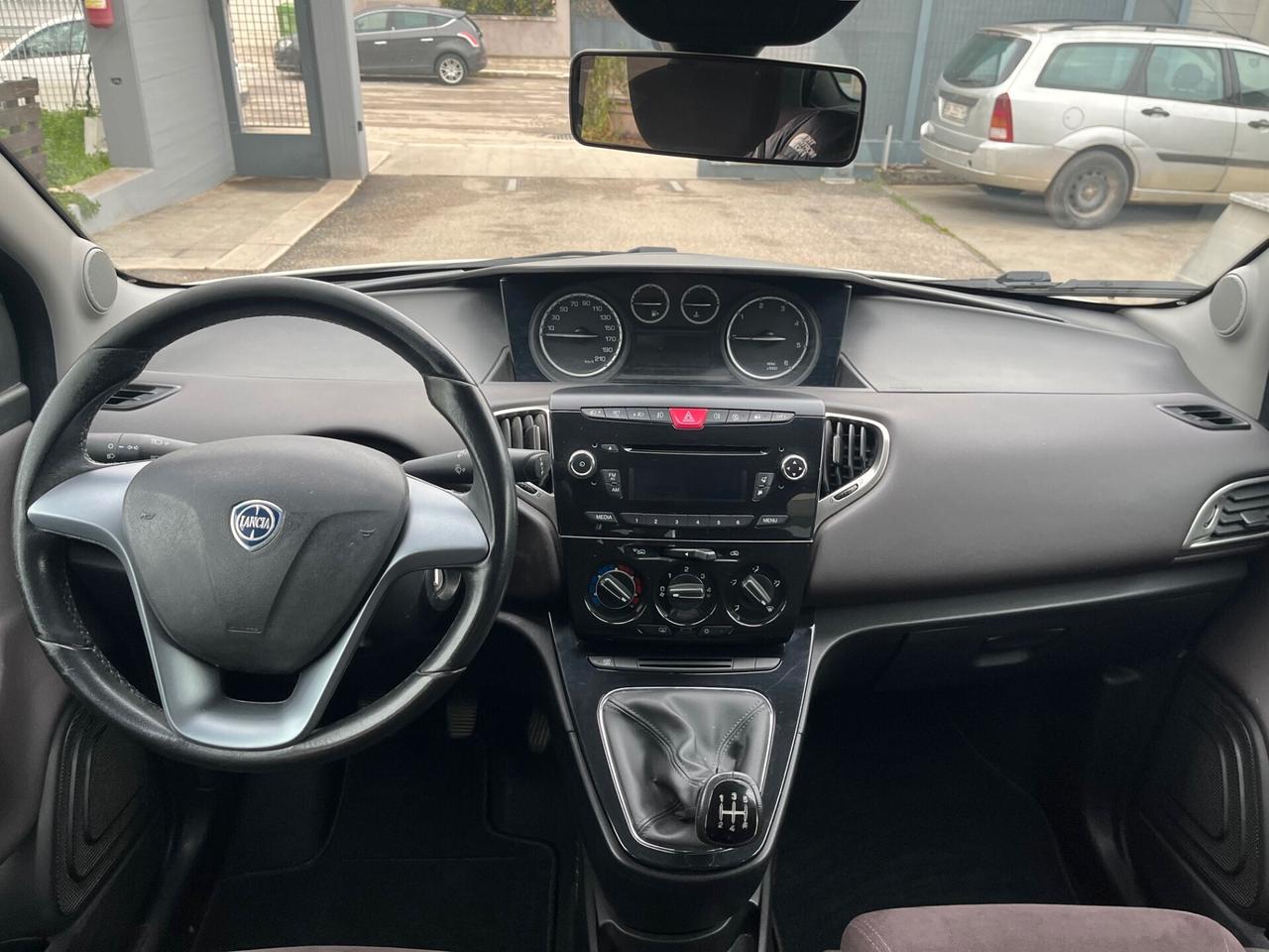 Lancia Ypsilon 1.3 mjt 95cv S&S Gold PDC/CLIMA. OK NEOPAT. PERF.