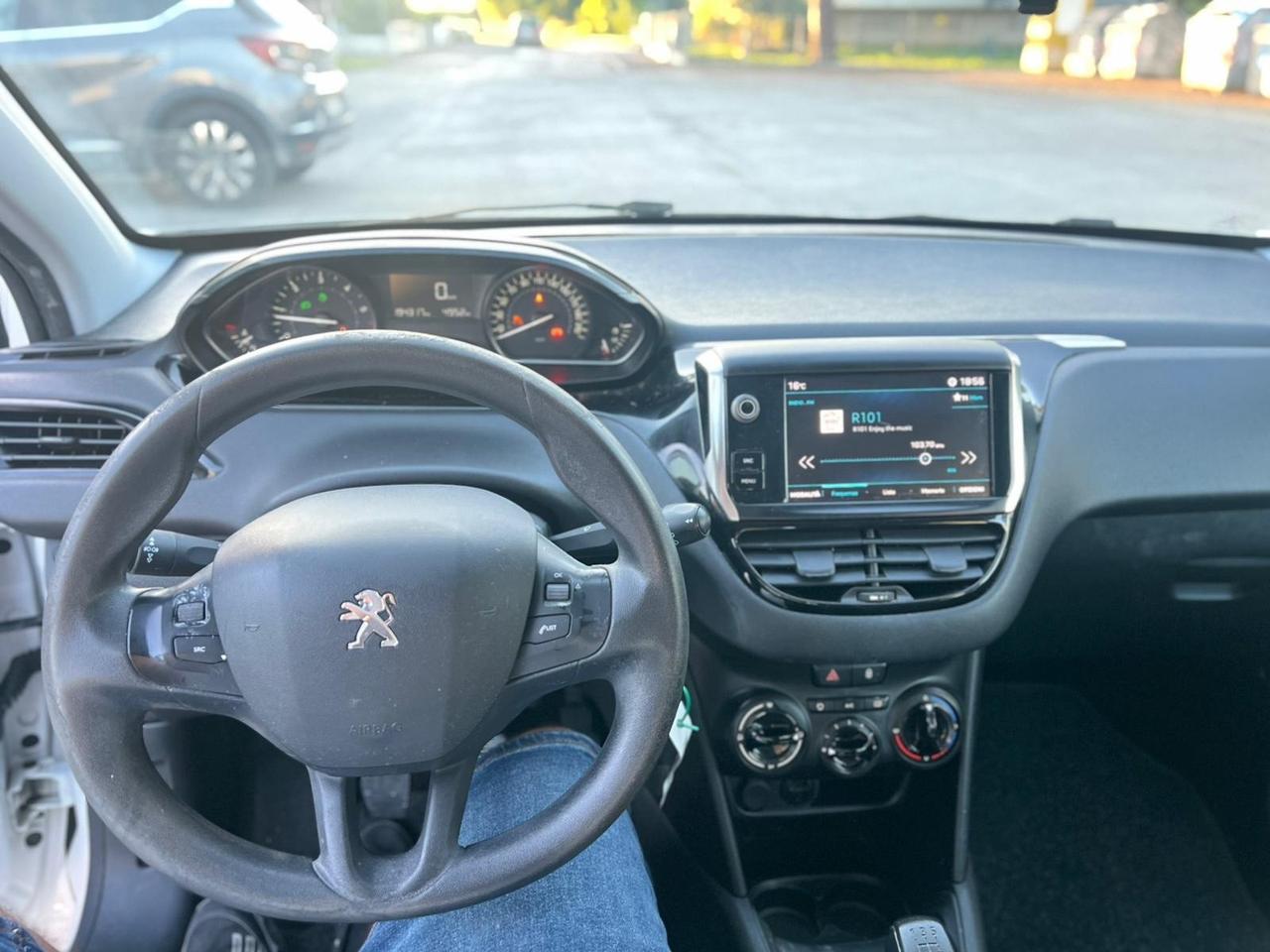 Peugeot 208 BlueHDi 75 5 porte Allure