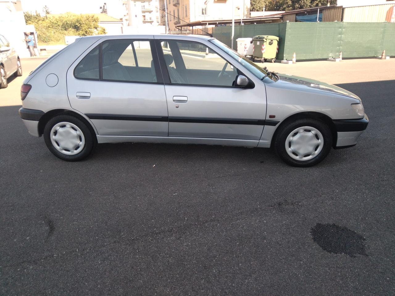 Peugeot 306 1.6i 88cv cat 5 porte XT x neopatentati