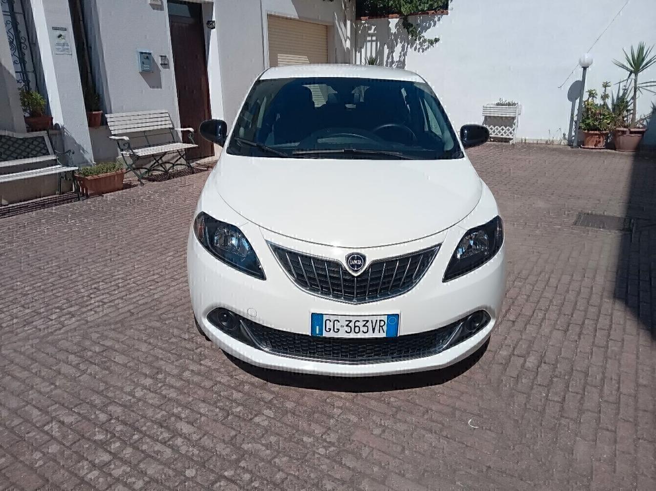 Lancia Ypsilon 1.0 Hybrid Ok Neo