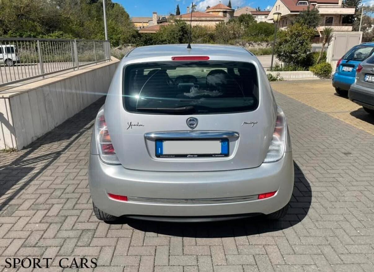 Lancia Ypsilon 1.3 MJT 75 CV Oro Giallo