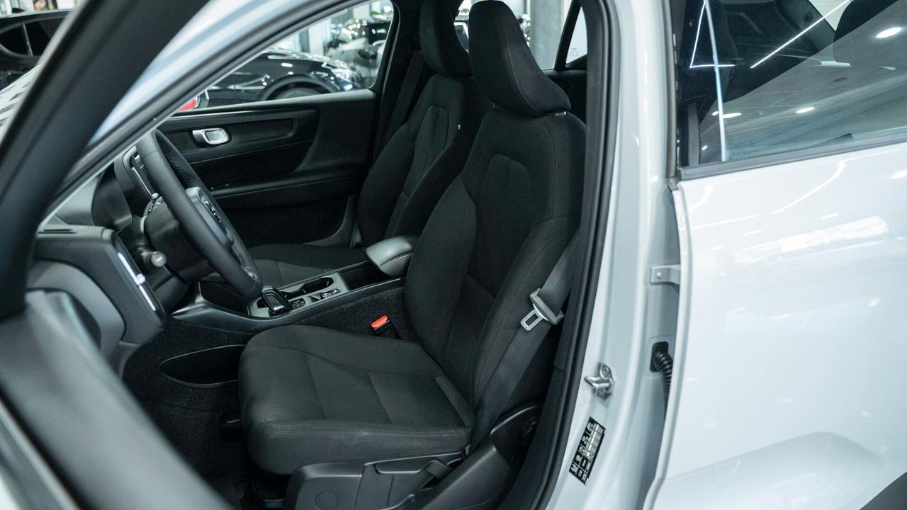 Volvo XC40 2.0 D3 150 CV MOMENTUM PRO AUTO NAVI LED FULL OPTIONAL