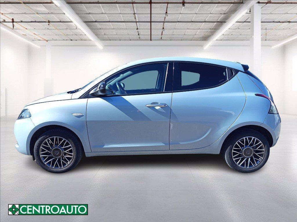 LANCIA Ypsilon 1.0 firefly hybrid Gold Plus s&s 70cv del 2023