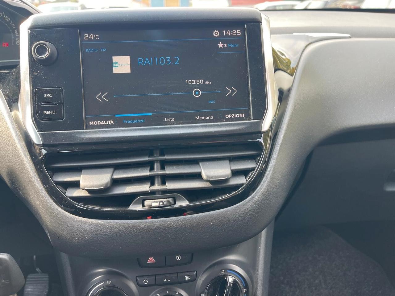 Peugeot 208 PureTech 82 5 porte Allure