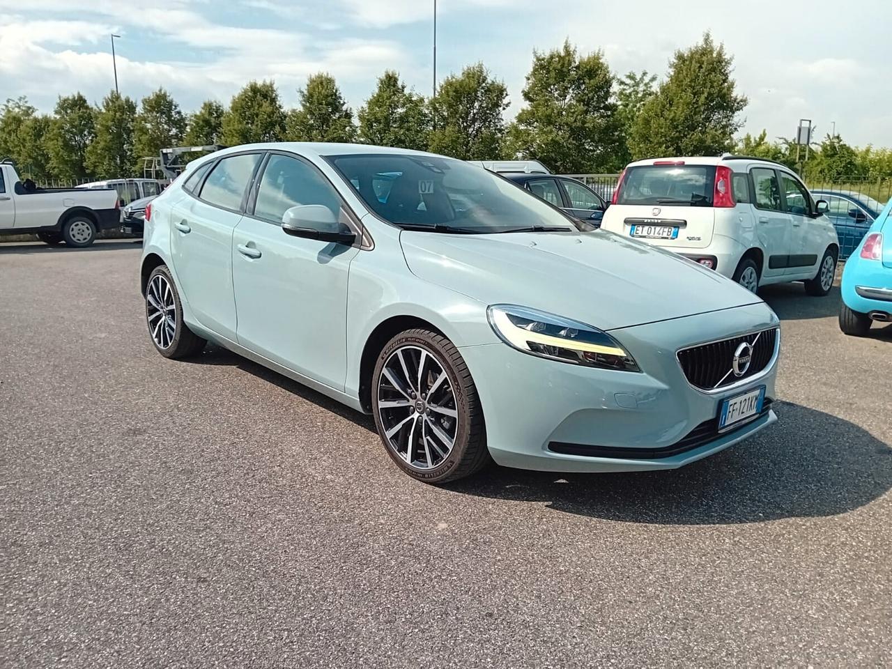 Volvo V40 2.0 d2 Momentum my17 E6