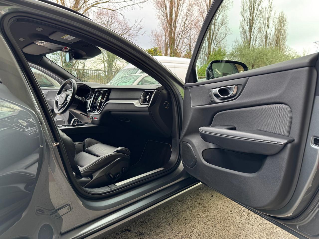 Volvo V60 2.0 b4 R-Design Hybrid GARANZIA 24 MESI