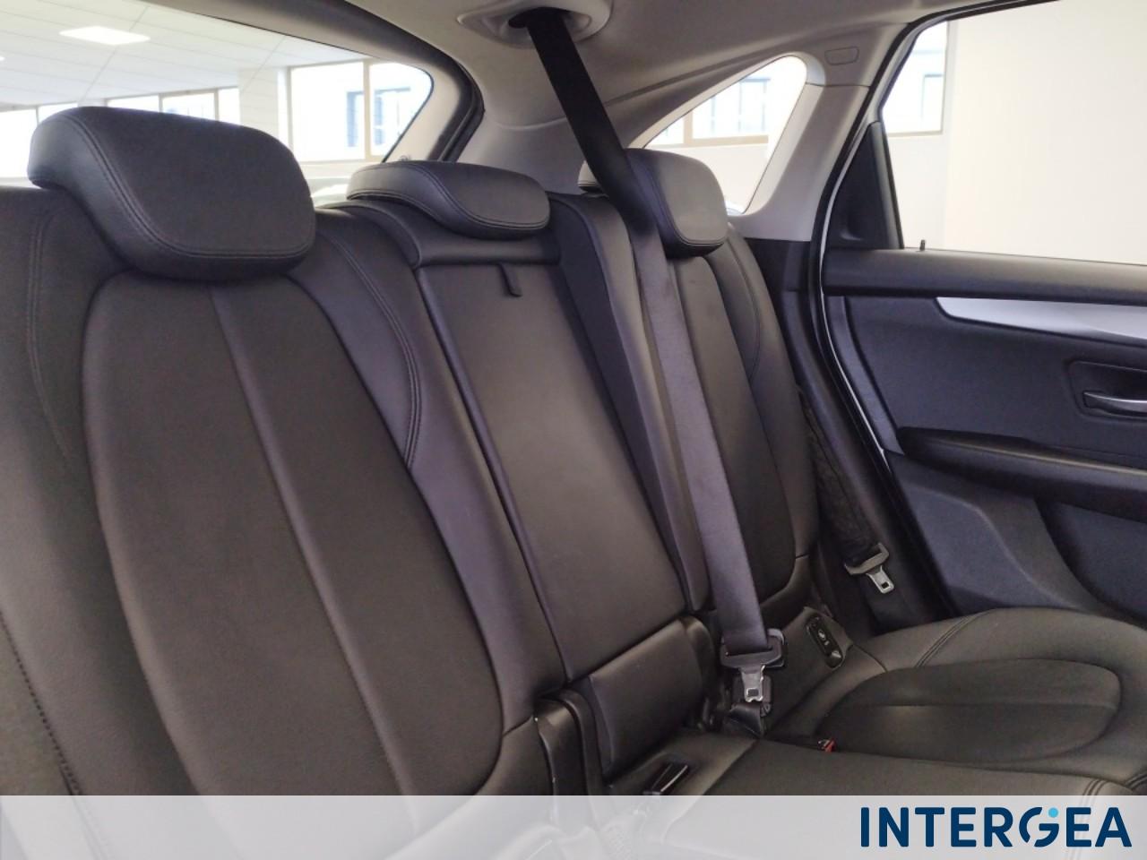 BMW 216d Active Tourer Advantage my15