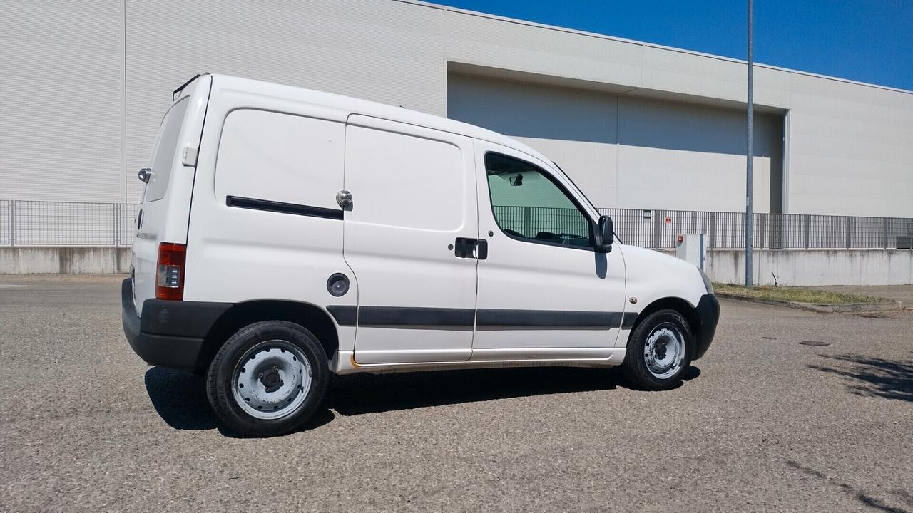 Peugeot Partner 1.4 METANO Autocarro
