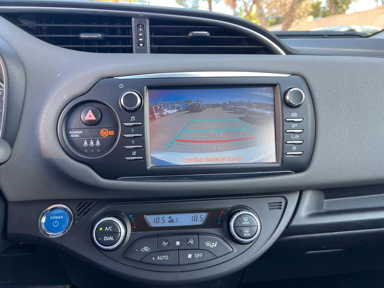 Toyota Yaris 1.5 Hybrid 5 porte Business