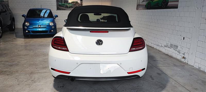 Volkswagen Maggiolino Cabrio 2.0 TDI Design