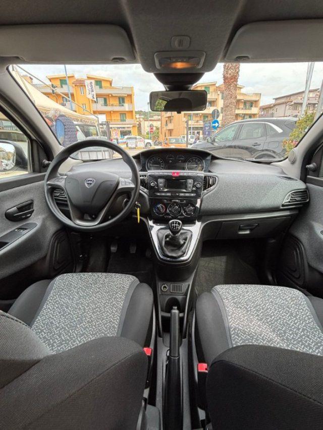 LANCIA Ypsilon 1.0 FireFly 5 porte S&S Hybrid Silver