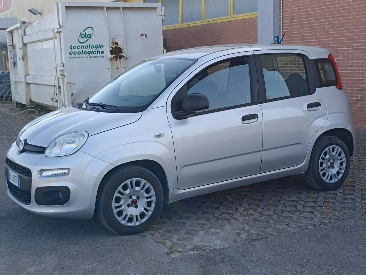 FIAT. NEW PANDA LOUNGE 1.3 DIESEL COMANDI AL VOLANTE