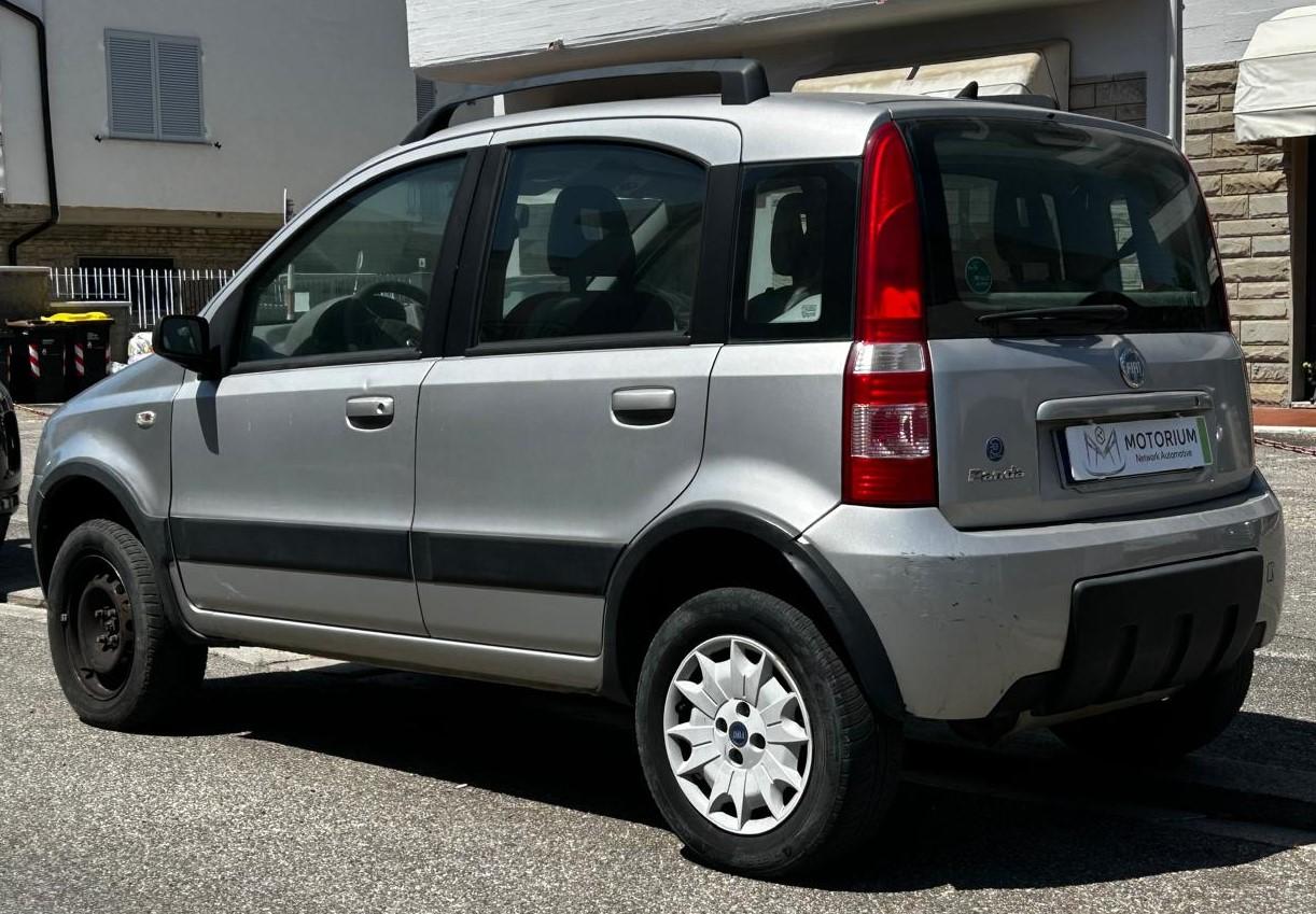 Fiat Panda 4x4 1.2cc climbing
