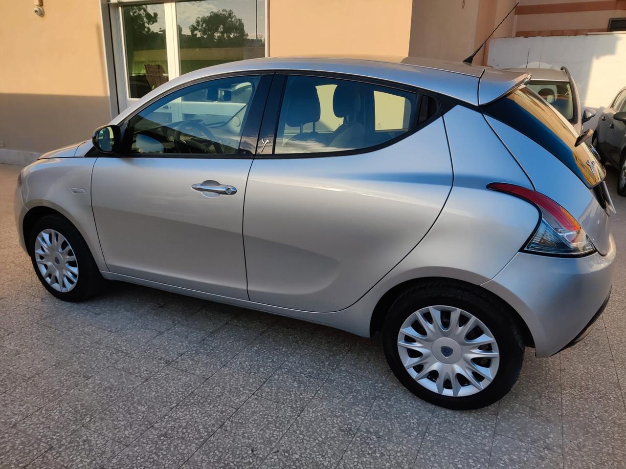 Lancia Ypsilon 1.2 Benz/GPL