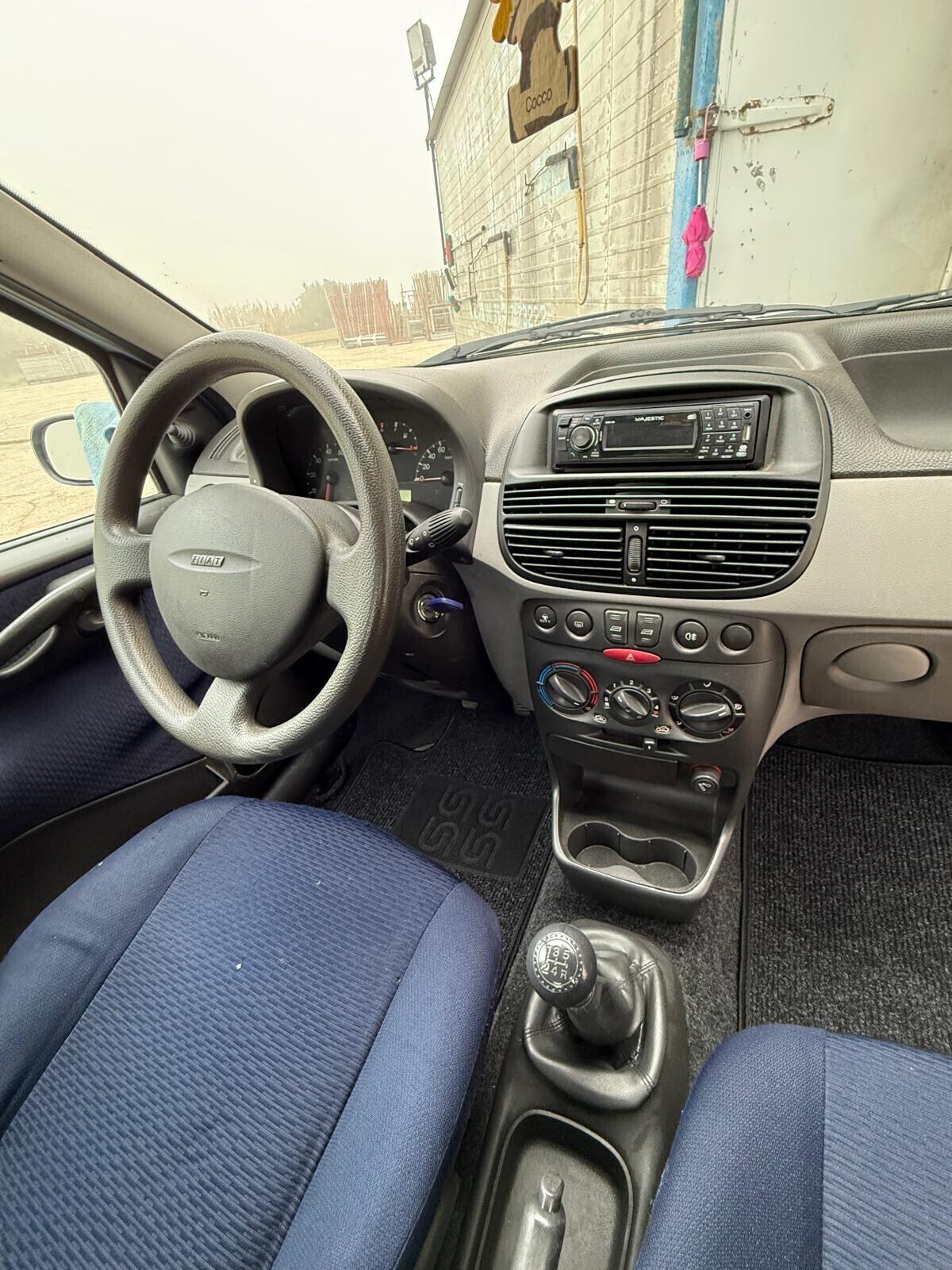 Fiat Punto 1.2 Benzina Uniproprietà NEOPATENTATI