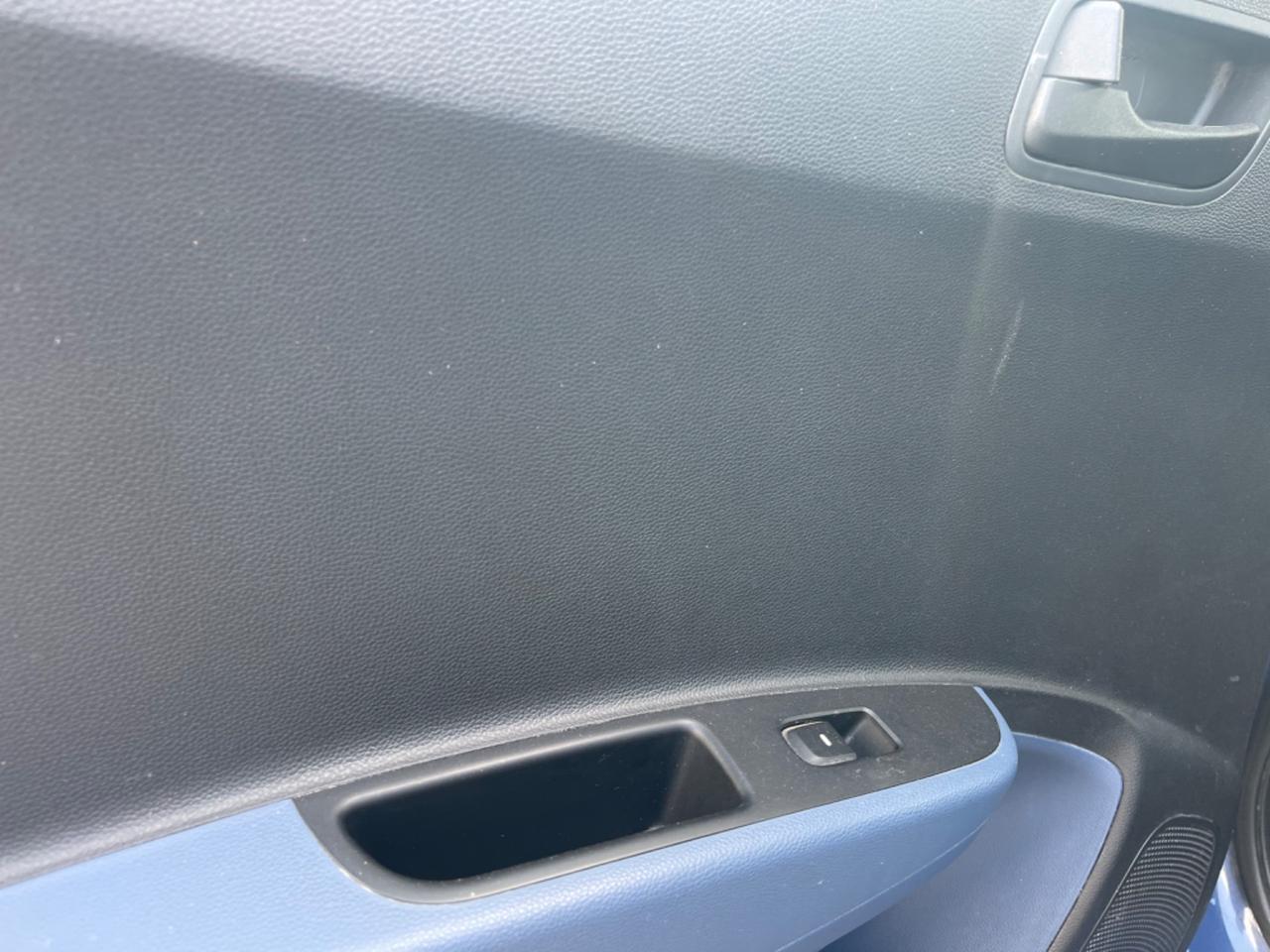 Hyundai i10 1.0 MPI Login FULL OPTIONAL