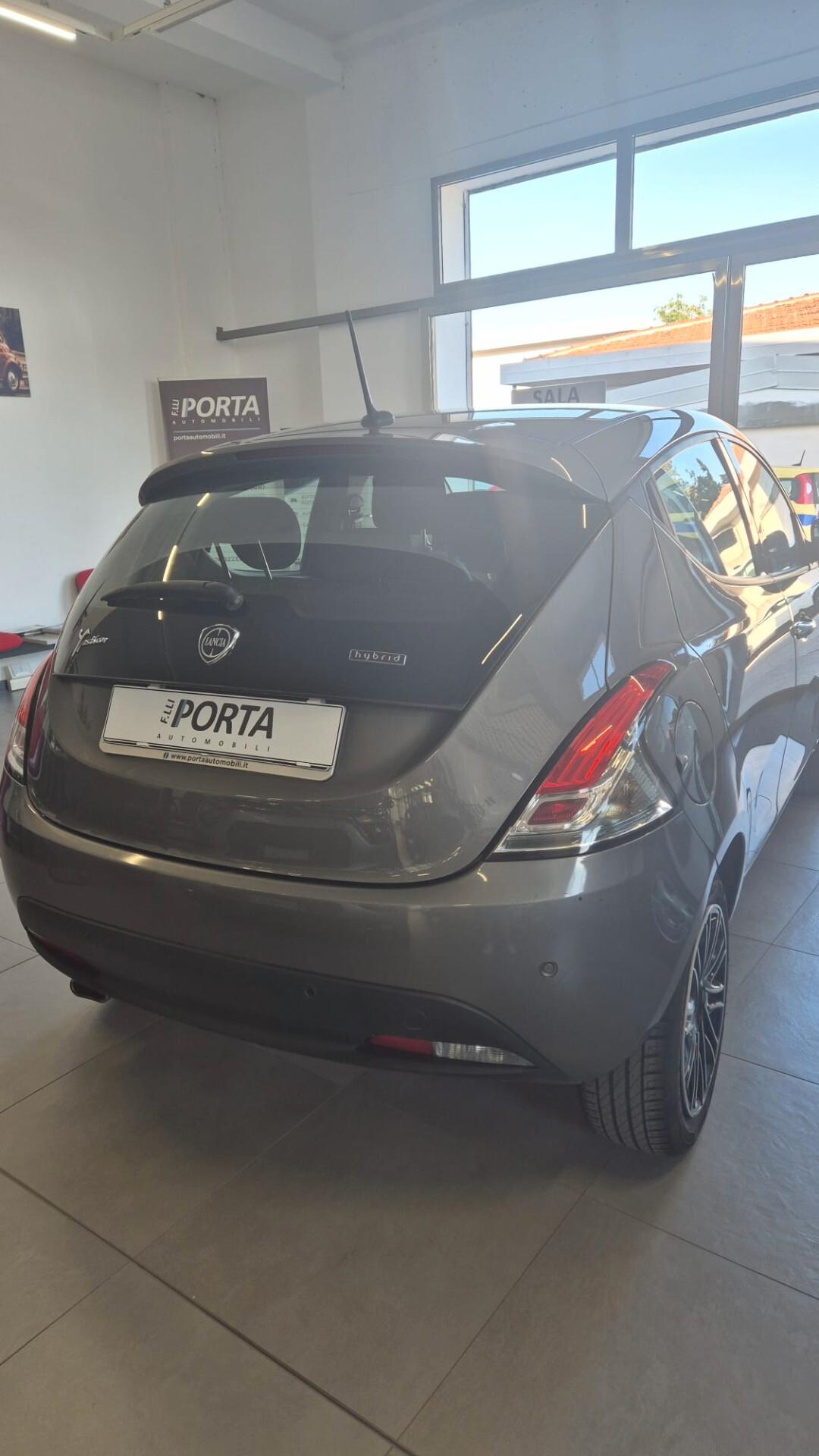 Lancia Ypsilon 1.0 FireFly 5 porte S&S Hybrid Ecochic Gold