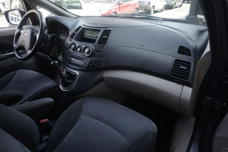 Mitsubishi Grandis MITSUBISHI GRANDIS 2.0 DI-D 7 POSTI INTENSE 100KW ANNO 2005