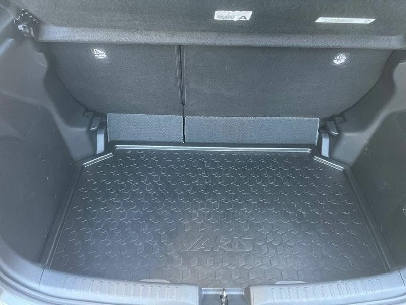 Toyota Yaris Hybrid Lounge MY22