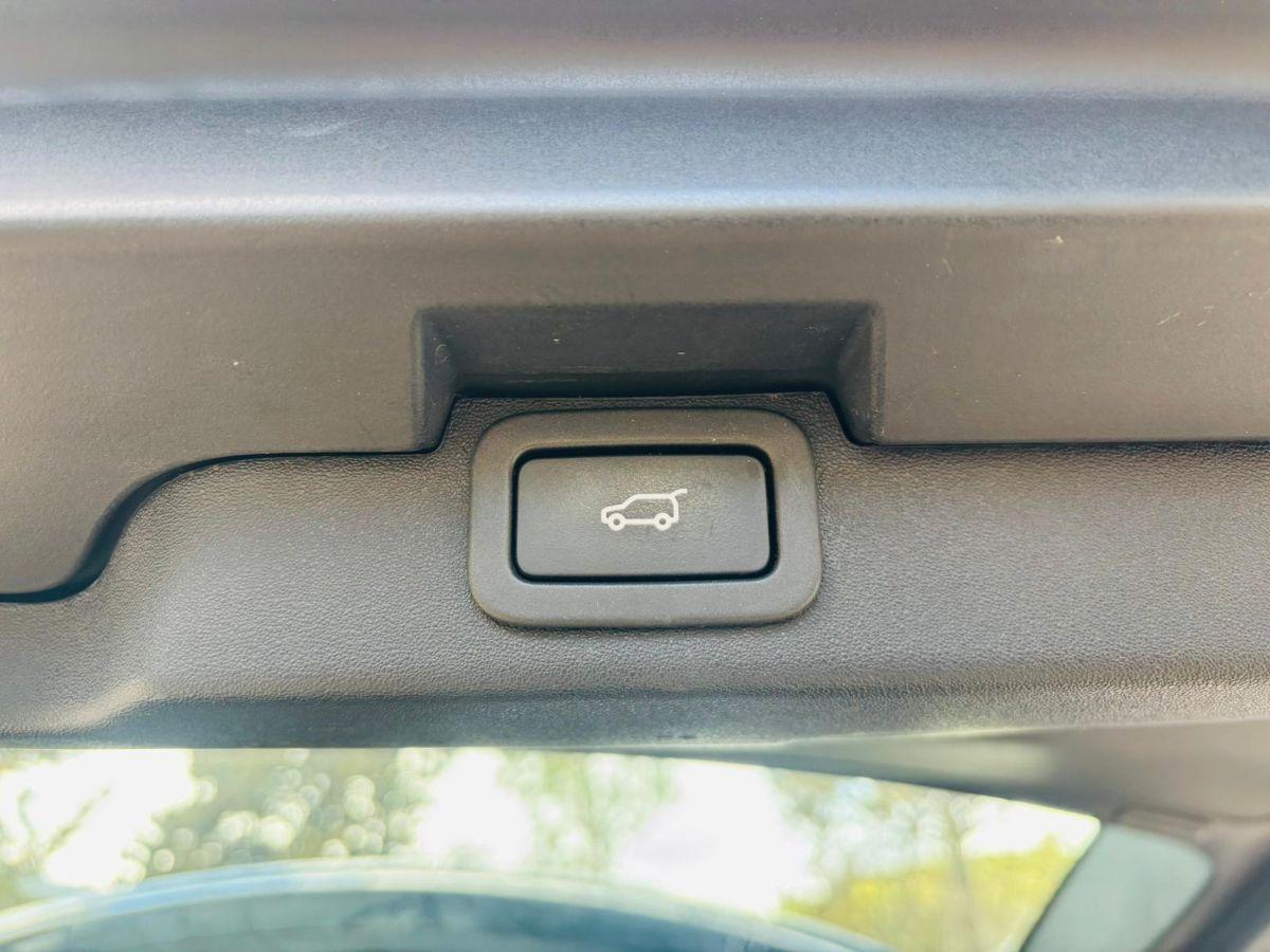 Land Rover Discovery 5 2.0 SD4 240 HSE Autocarro 7 posti